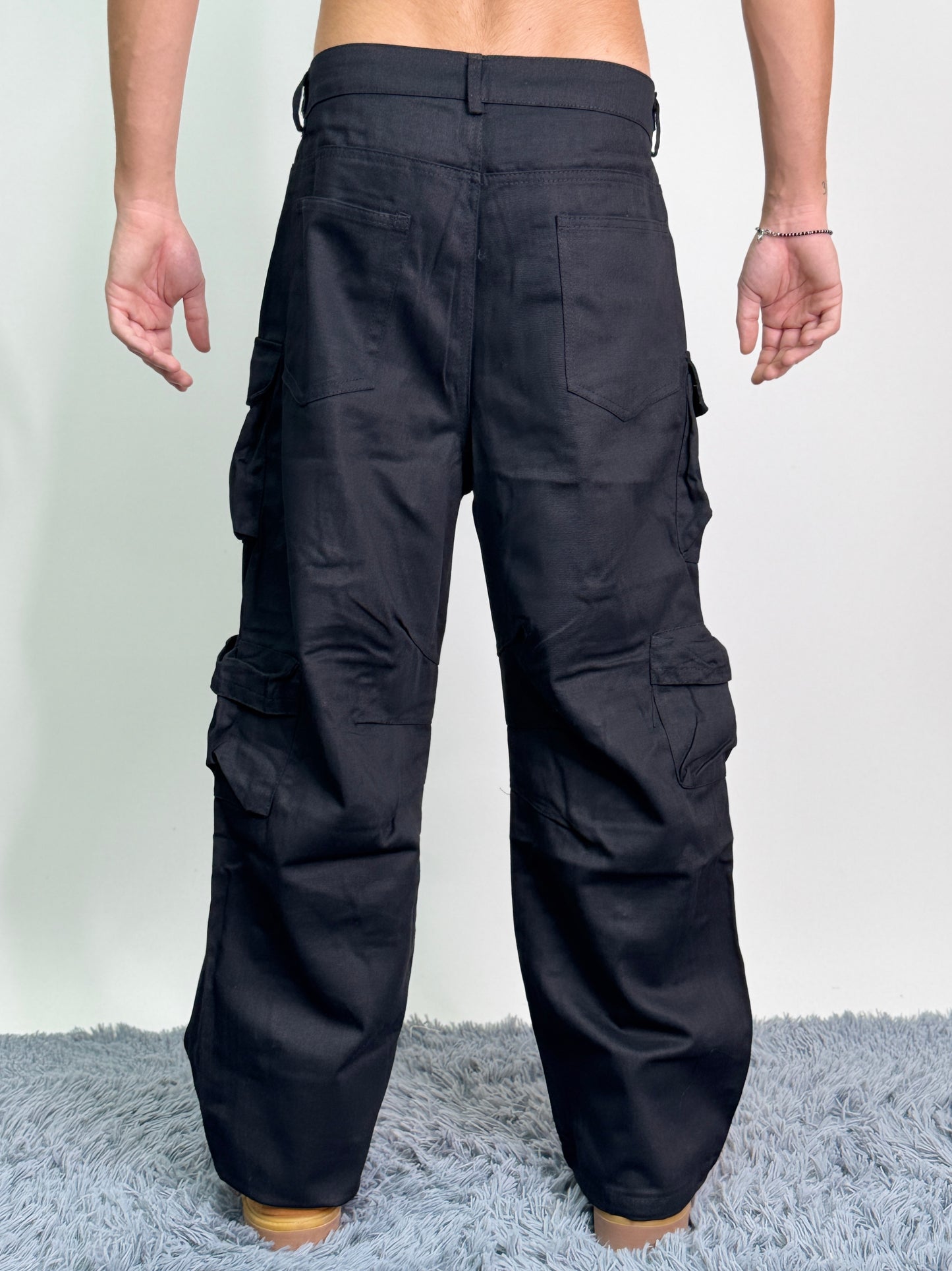 Cargo baggy over BUCAREST