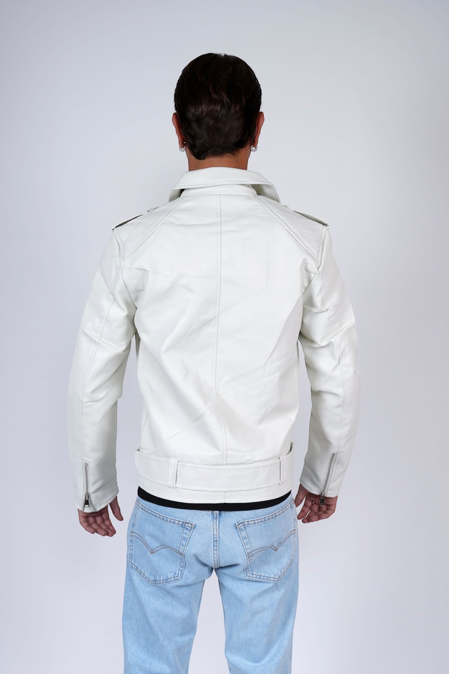 Chiodo ecopelle con zip e cintura in vita