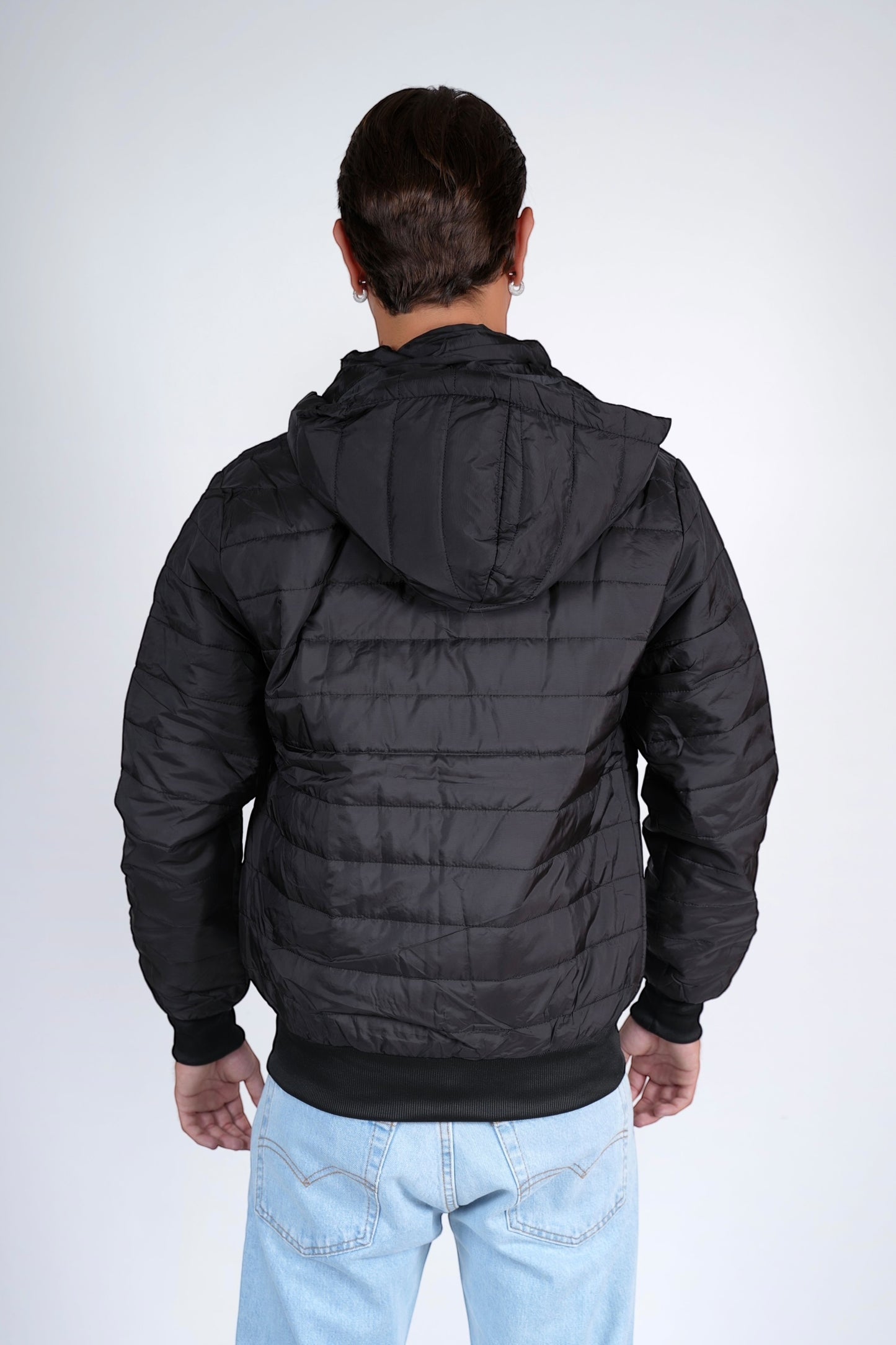 Piumino 100 gr con zip e cappuccio staccabile