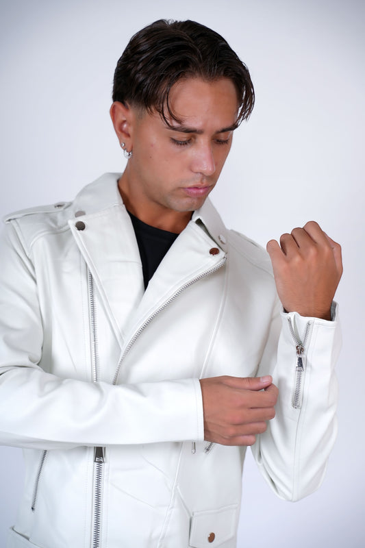 Chiodo ecopelle con zip e cintura in vita