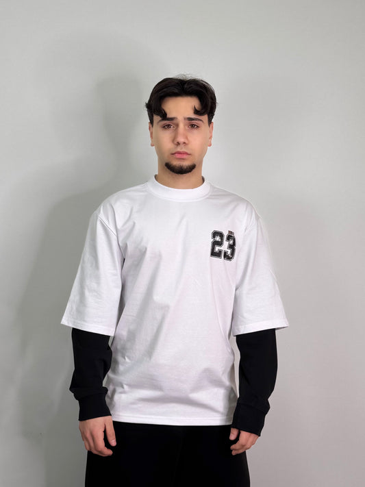 T-shirt lunga doppia manica con numero stampato