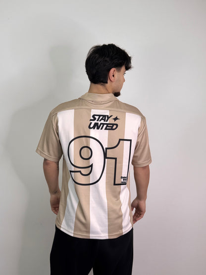 T-shirt sportiva con colletto