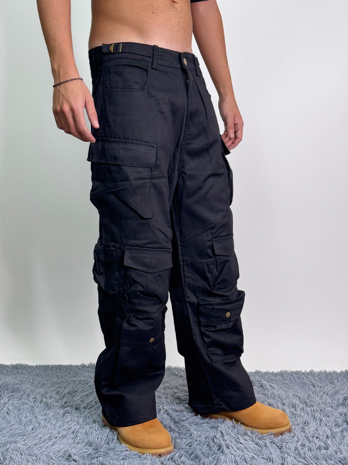 Cargo baggy over BUCAREST