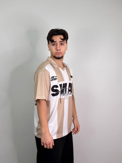 T-shirt sportiva con colletto