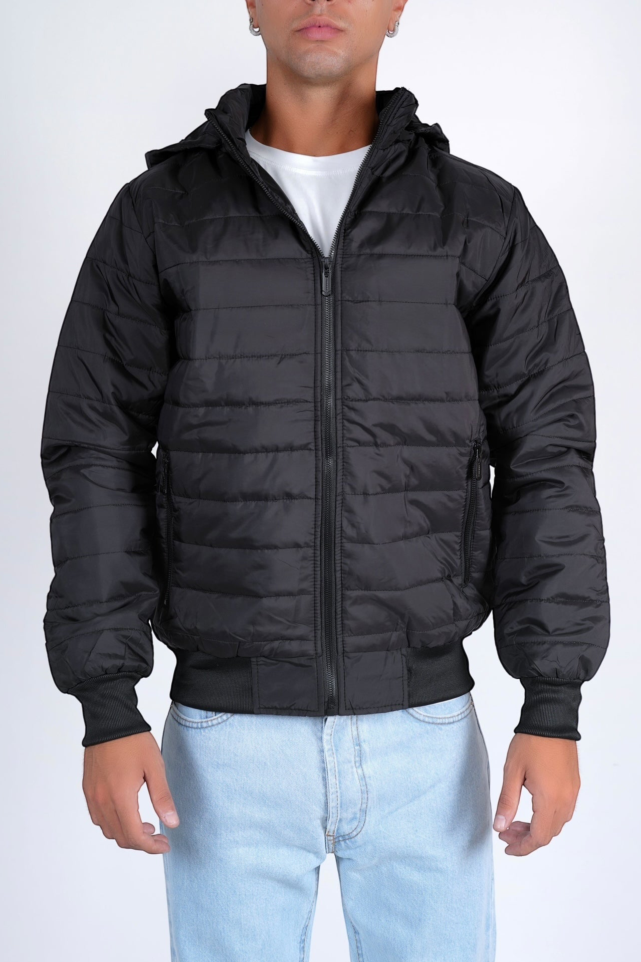 Piumino 100 gr con zip e cappuccio staccabile