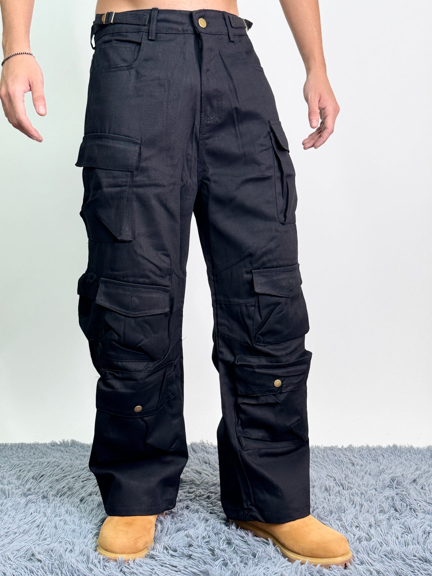 Cargo baggy over BUCAREST