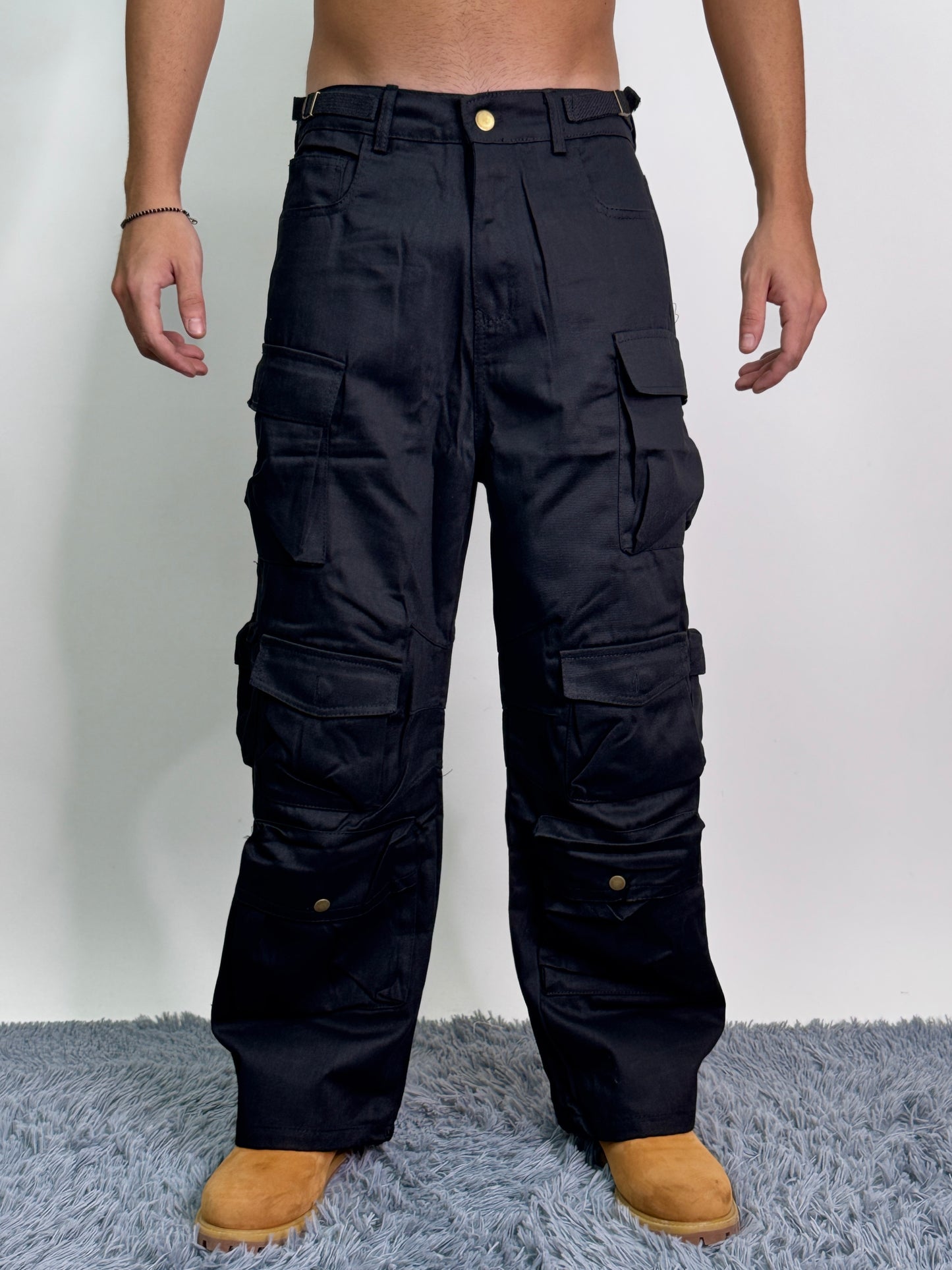 Cargo baggy over BUCAREST