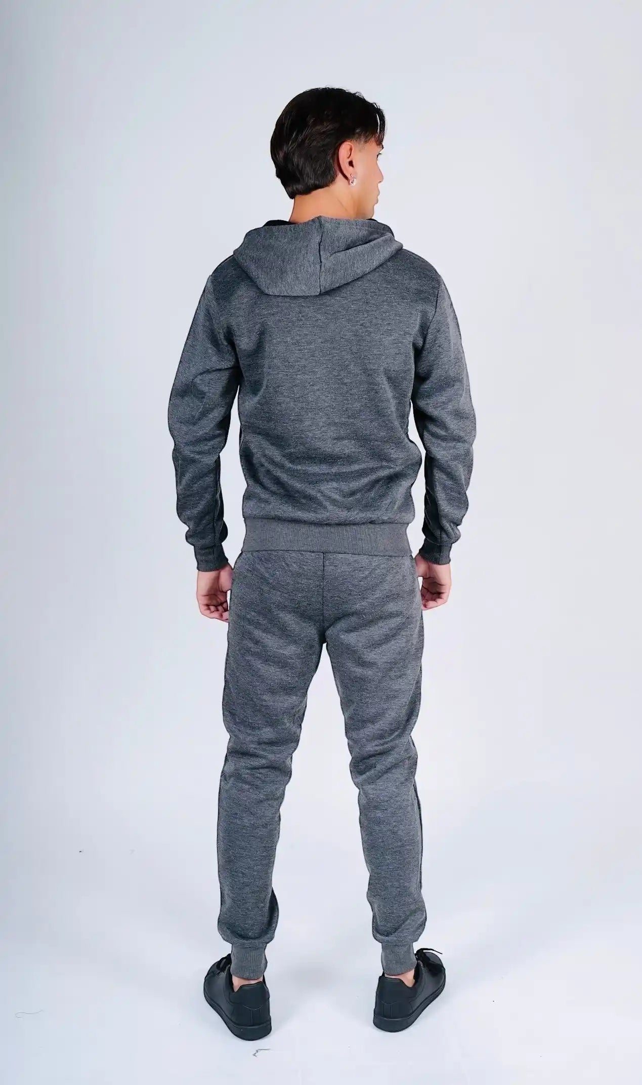 Tuta cotone felpata basic con zip e cappuccio