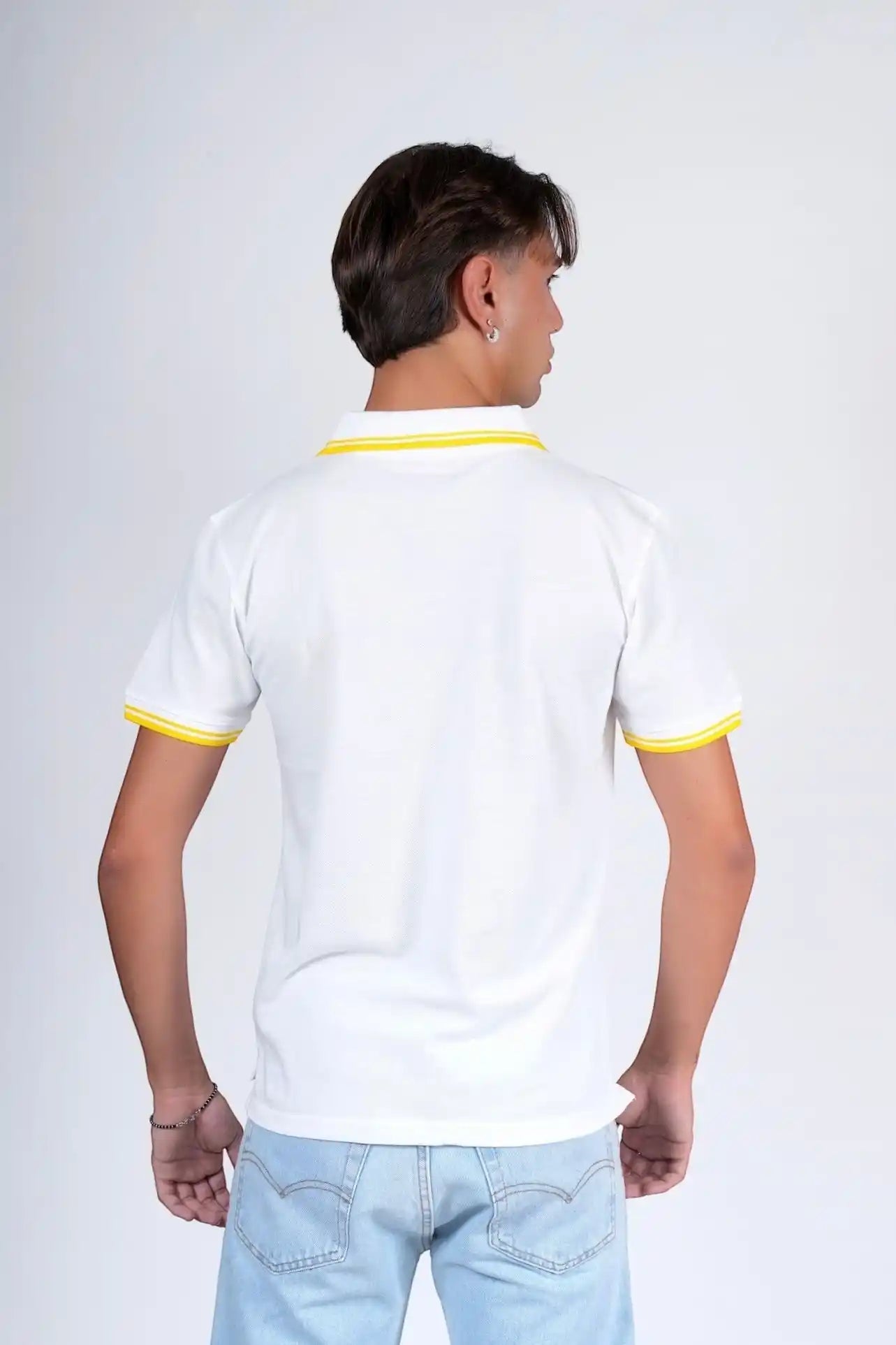 Polo piquet con due bottoni