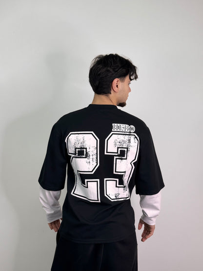 T-shirt lunga doppia manica con numero stampato