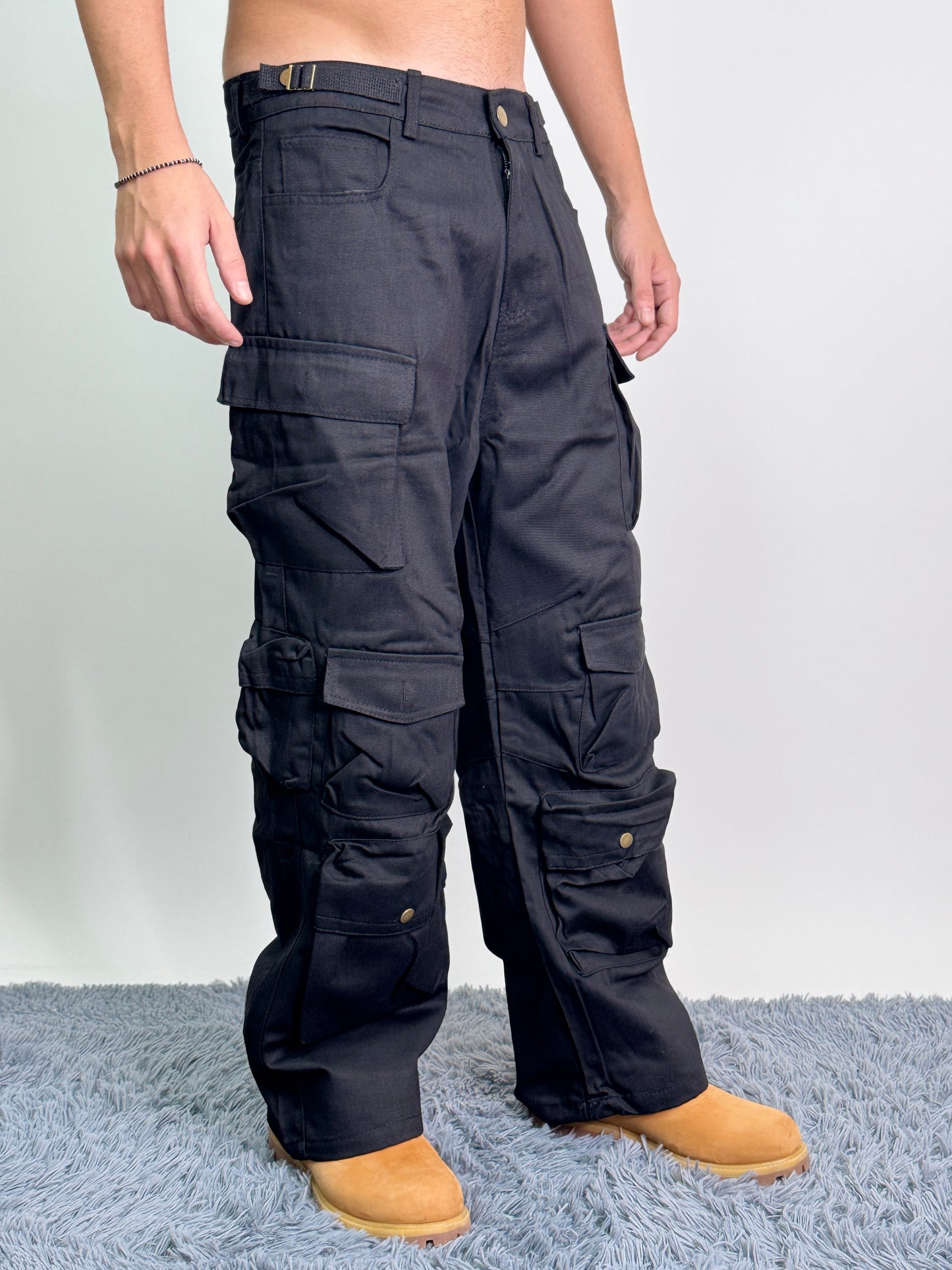 Cargo baggy over BUCAREST