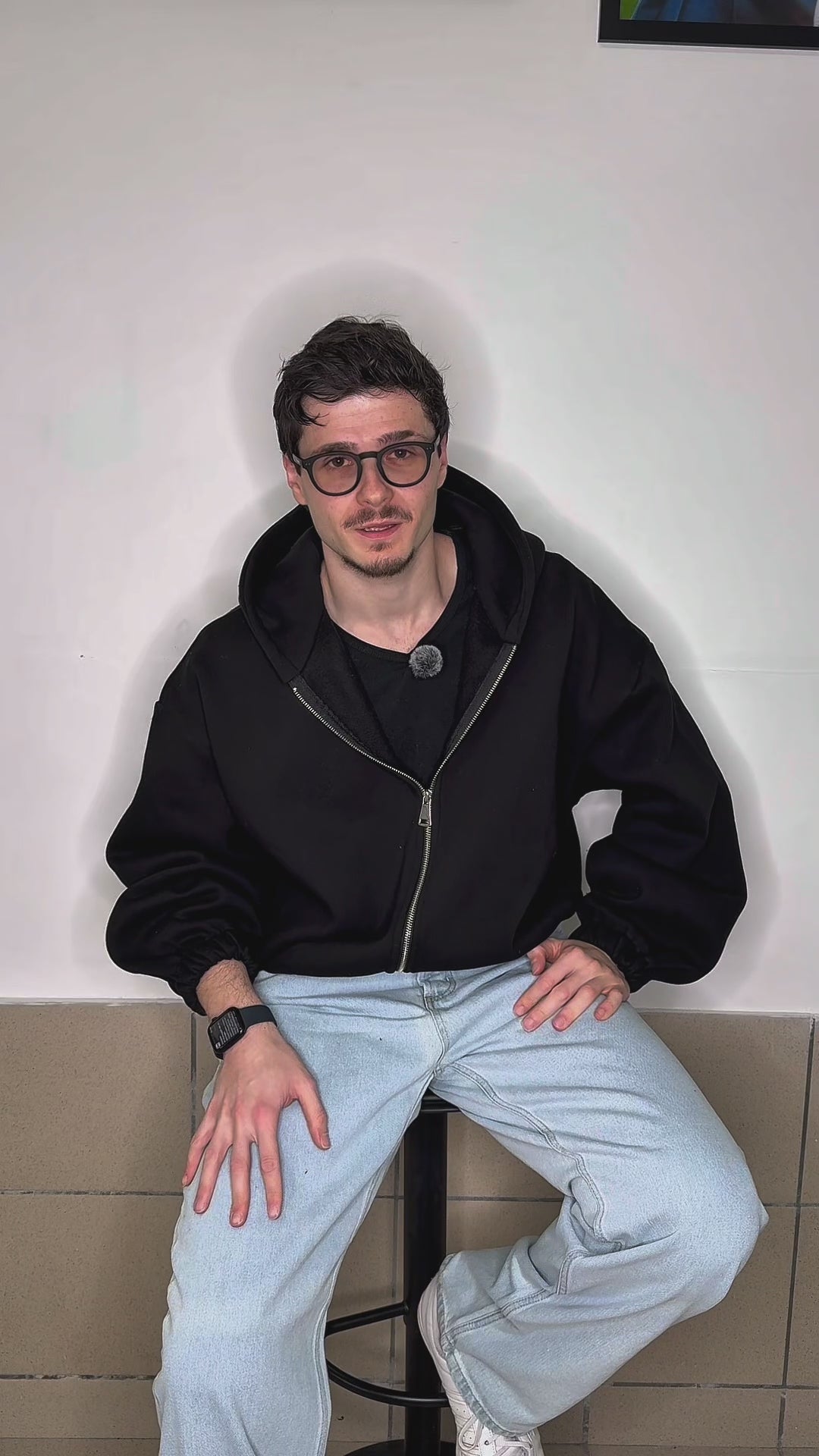 Carica il video: 